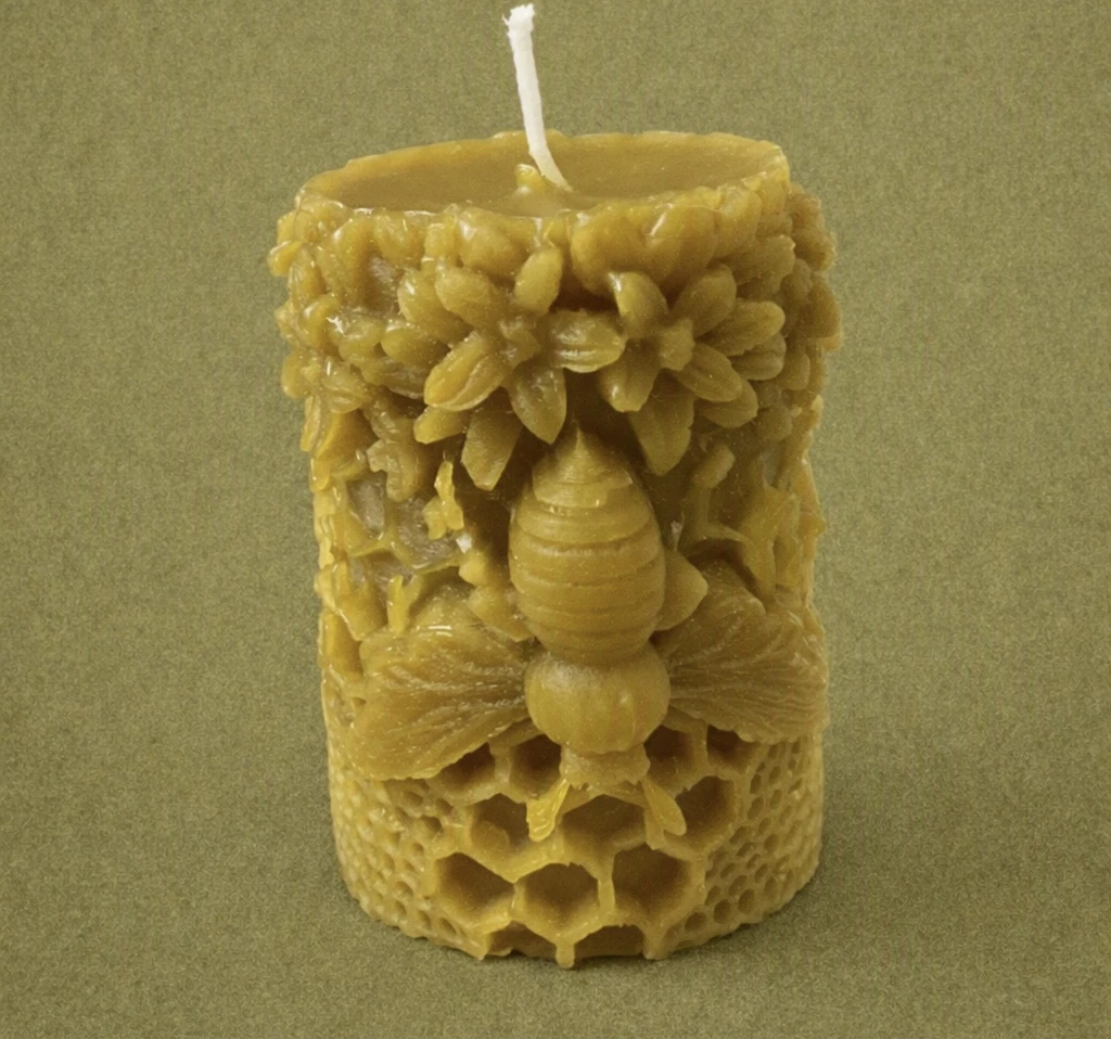 Vela artesanal de cera de abejas's foto | 乇丂丂乇几乙卂 |  BizneCubano
